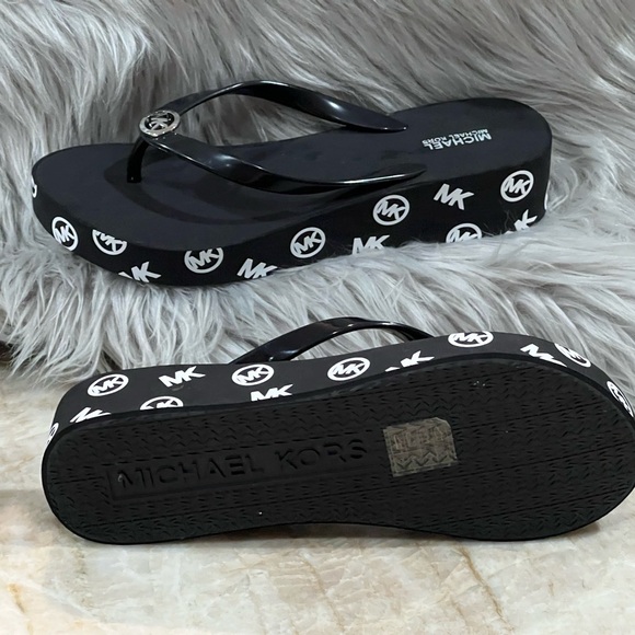 Michael Michael Kors Platform Sandals - Picture 6 of 7